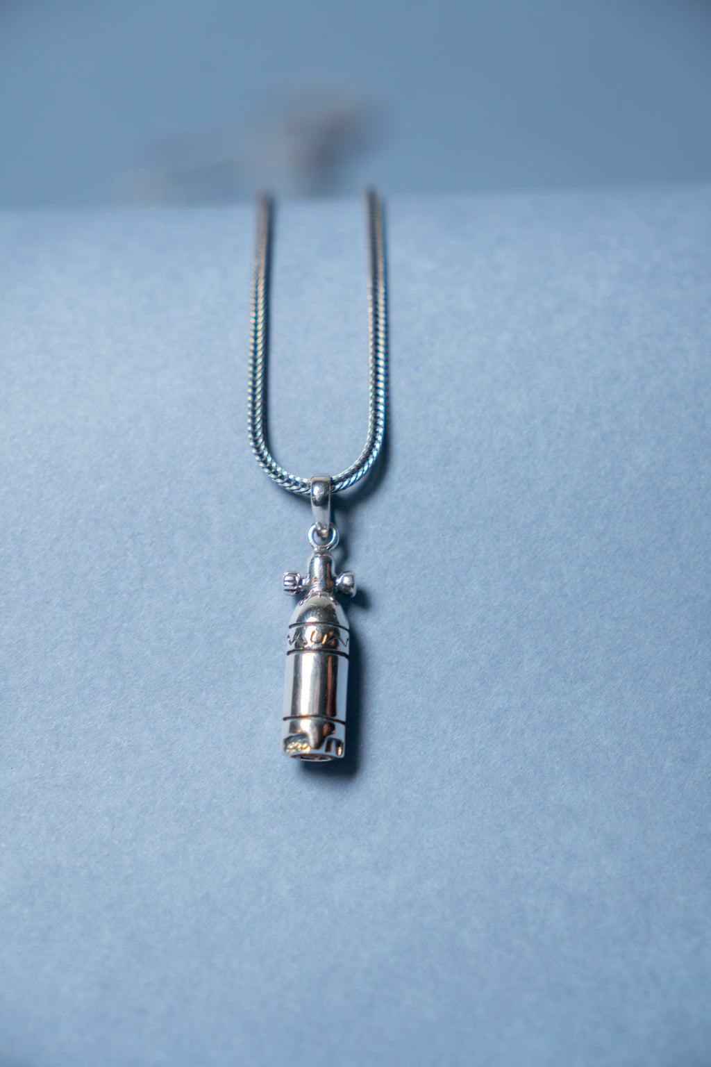 DEEP SEAL PENDANT