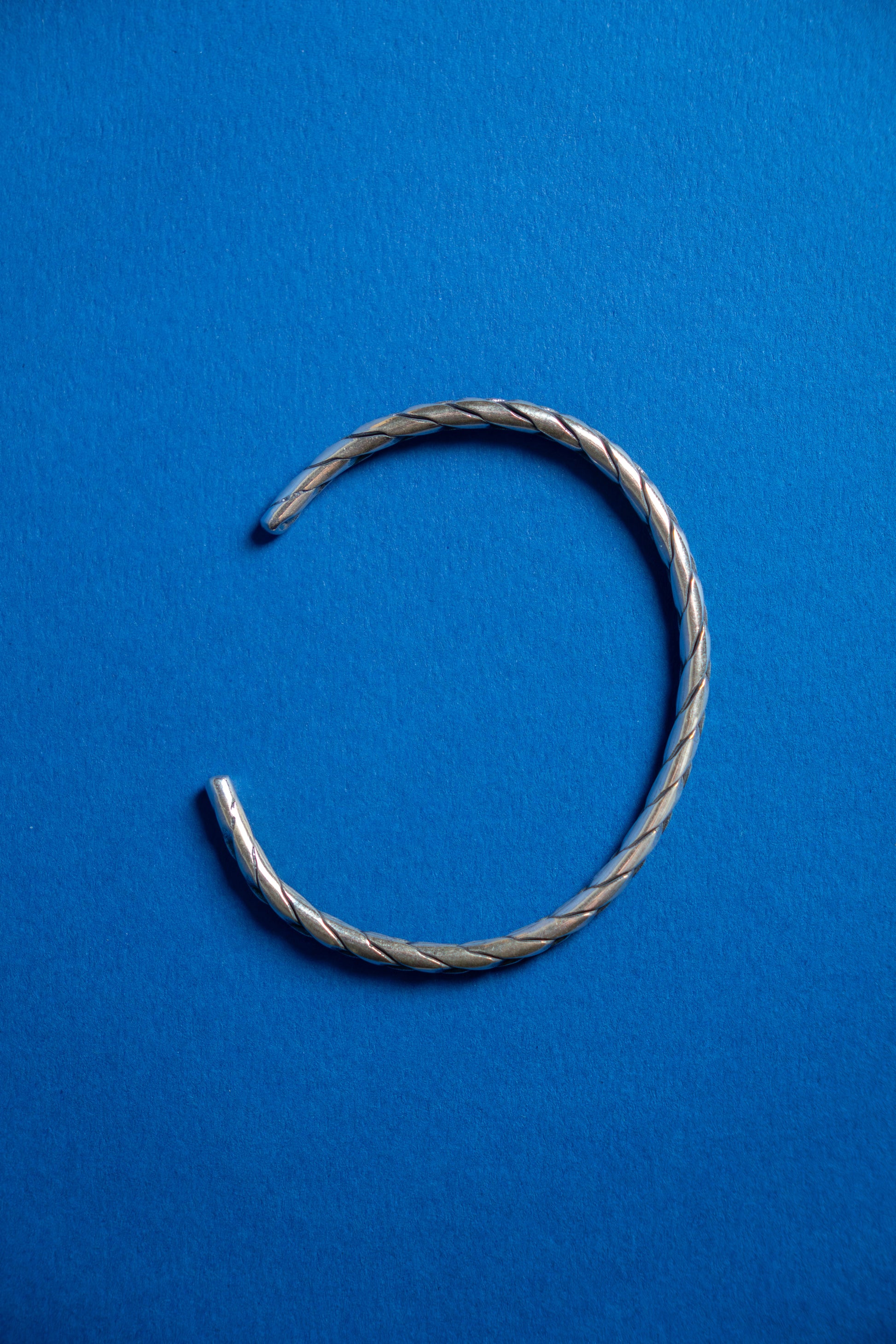 THREADFALL CUFF