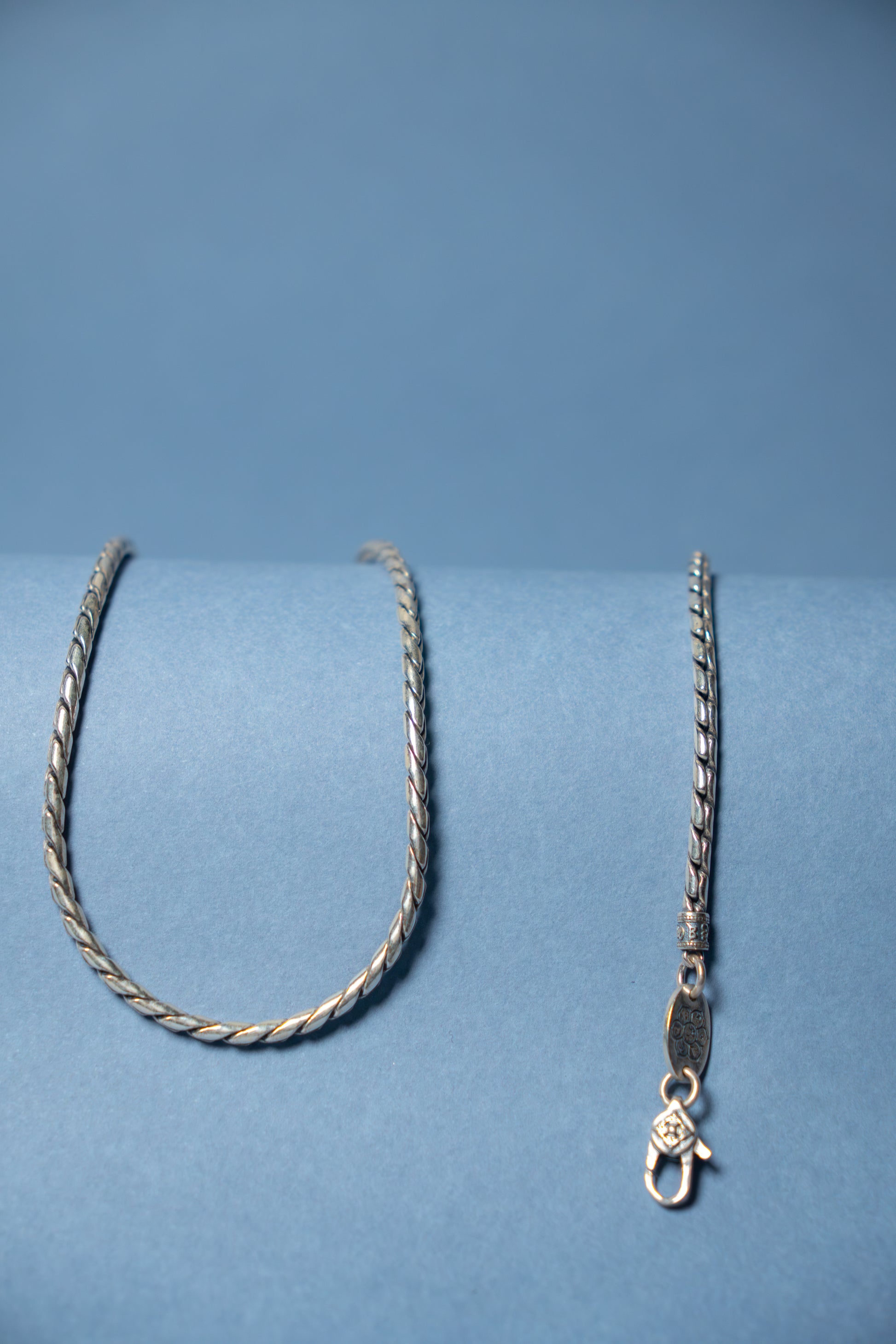 TWISTED LINK CHAIN