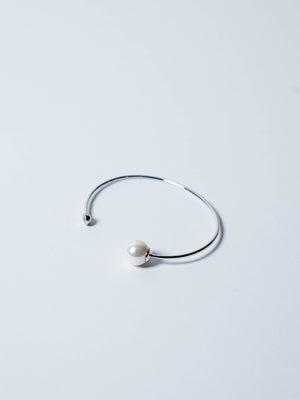EVARA PEARL CUFF