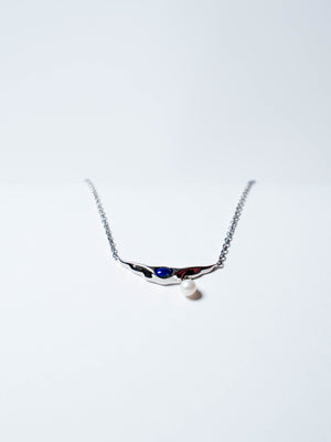 POISE NECKLACE